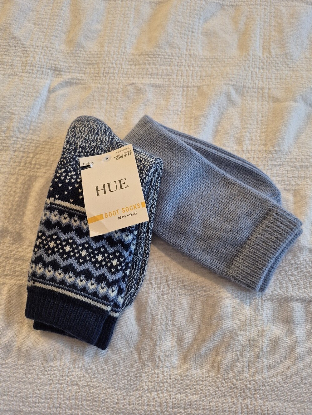 HUE women's one size 2 pairs of Heavy weight boot socks blue & white NEW